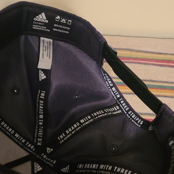 Adidas hat slate or charcoal Grey - Picture 4 of 4